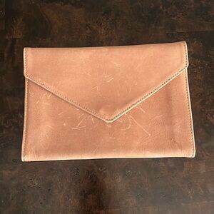 Able envelope clutch